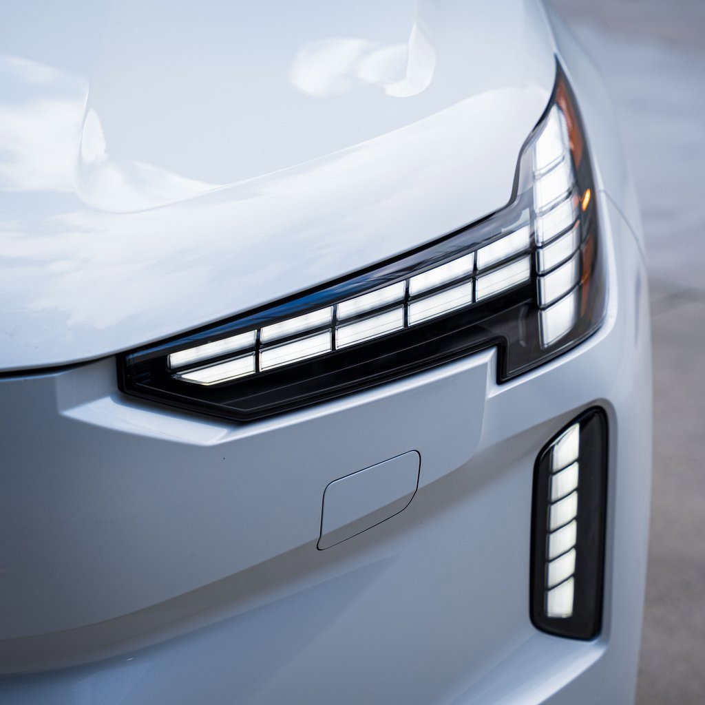 New 2025 Volvo EX90 Plus w/ Protection Package Premier image 3