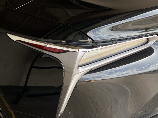 Used 2024 Lexus LC 500 Convertible w/ Touring Package RWD image 17
