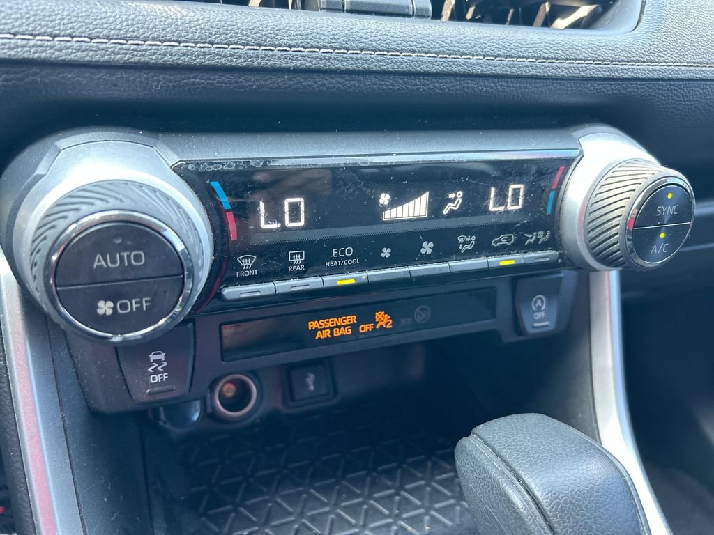 Used 2020 Toyota RAV4 XLE FWD image 24