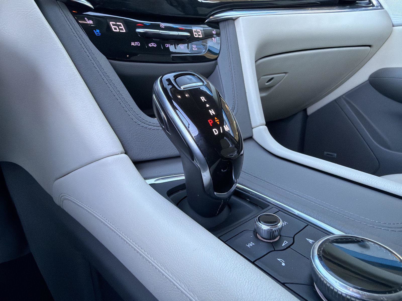 Used 2020 Cadillac XT6 Premium Luxury FWD image 32