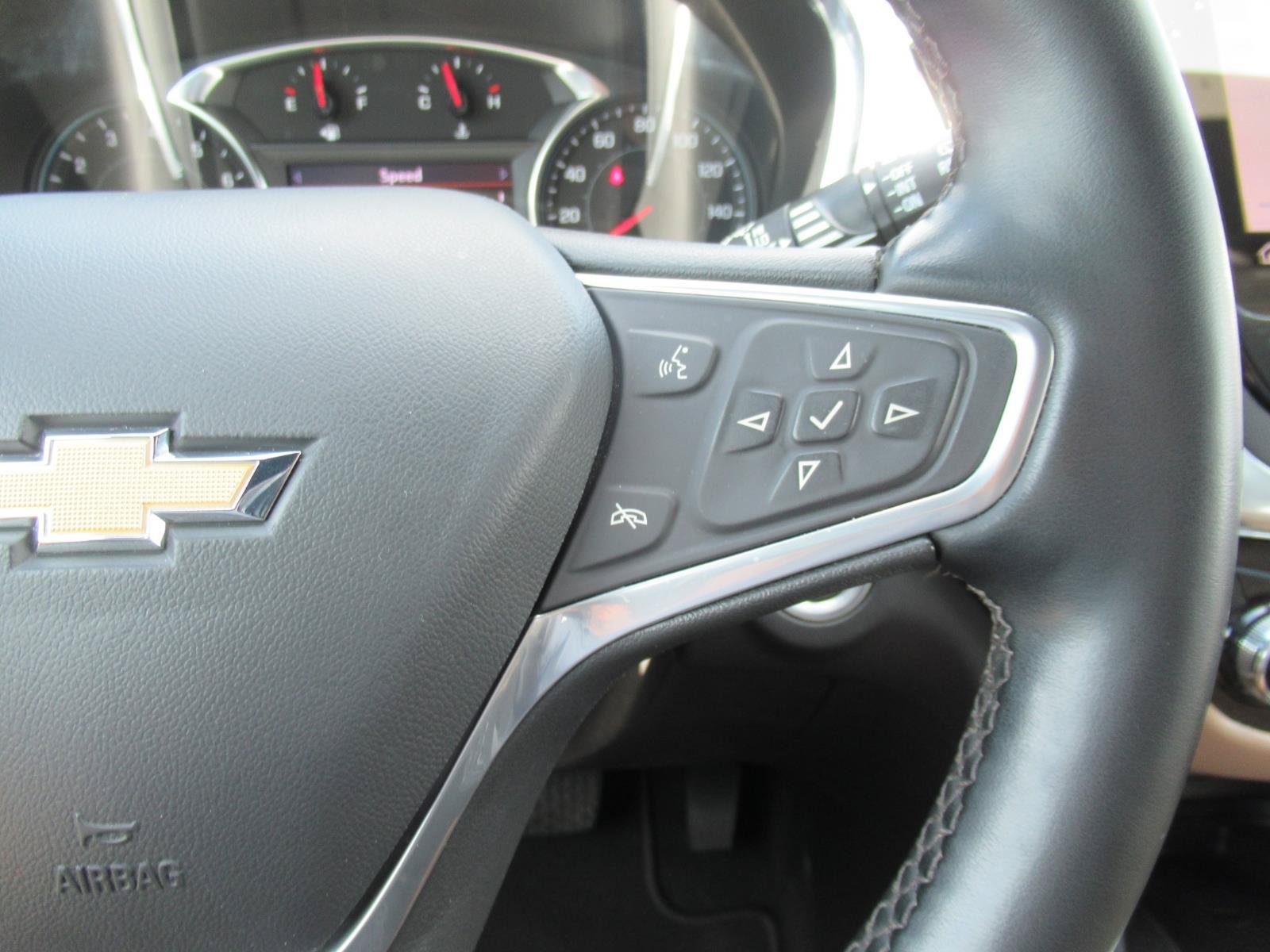 Used 2023 Chevrolet Equinox Premier FWD image 24