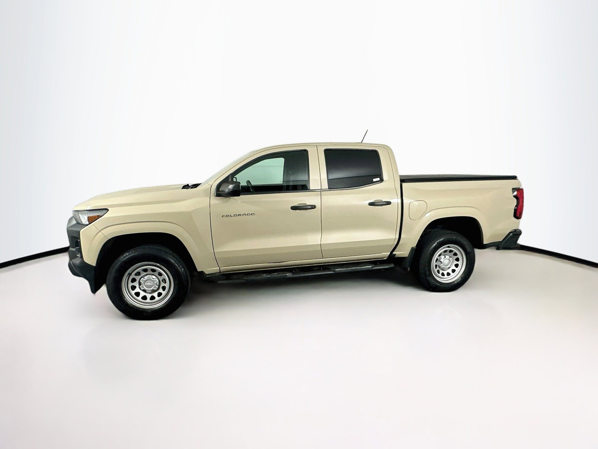 Used 2023 Chevrolet Colorado W/T RWD image 4