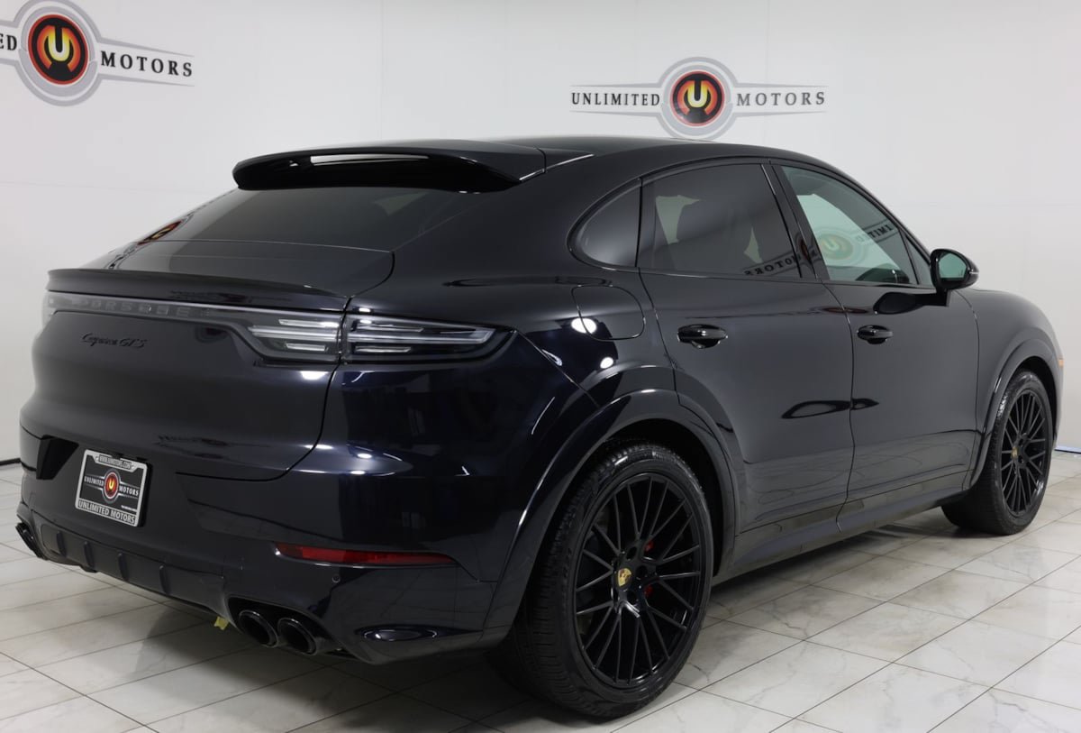 Used 2022 Porsche Cayenne GTS w/ Premium Package Plus AWD/4WD image 3