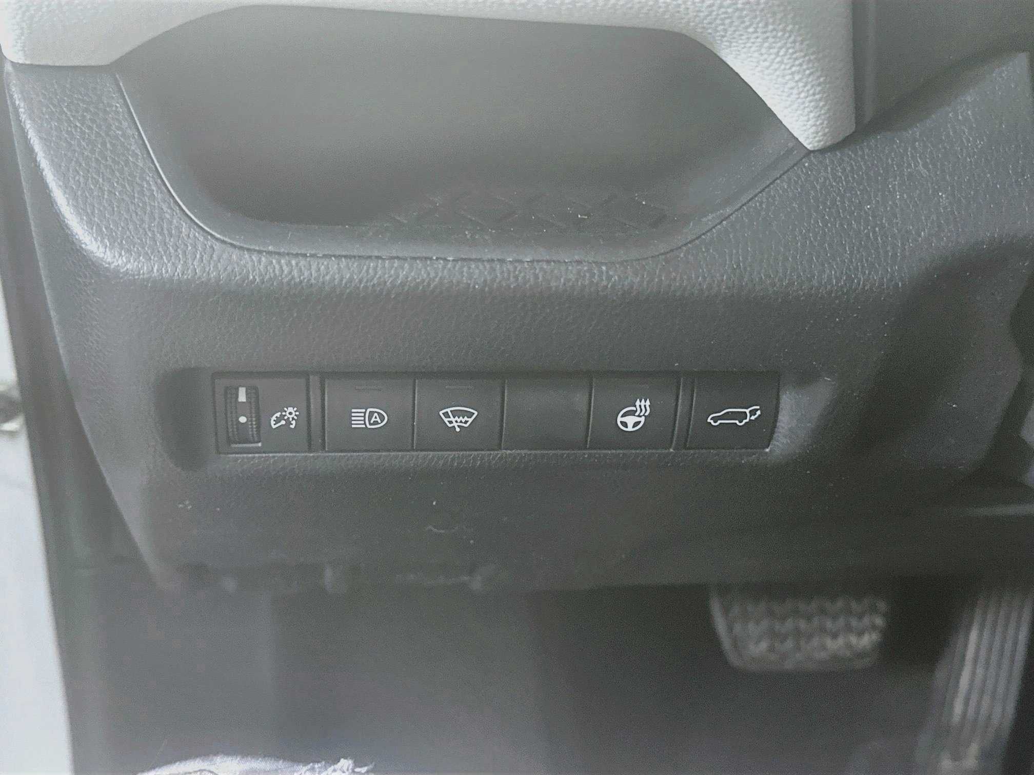 Used 2019 Toyota RAV4 XLE w/ Convenience Package AWD/4WD image 17