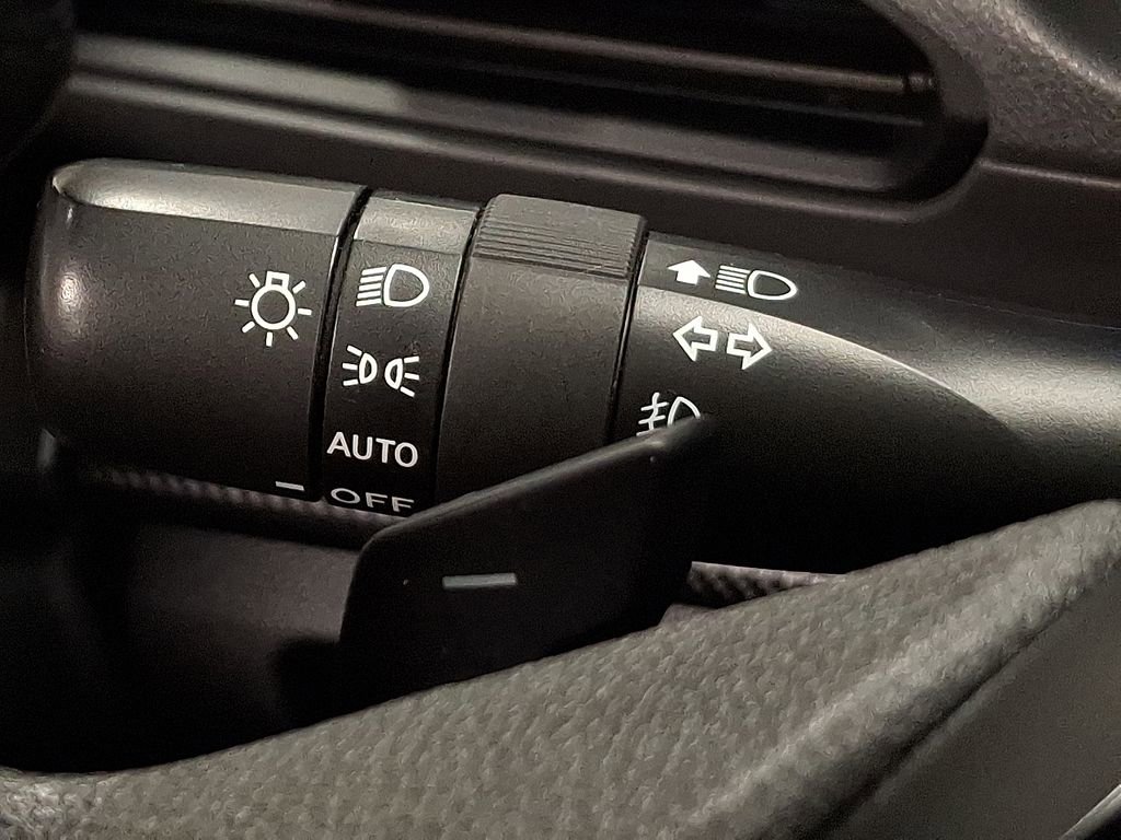 Used 2024 Subaru Crosstrek 2.0i Premium image 25