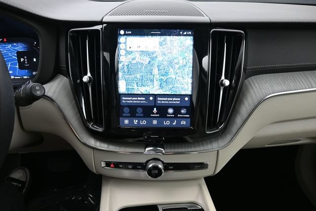 Used 2024 Volvo XC60 B5 Ultimate w/ Protection Package Premier AWD/4WD image 14
