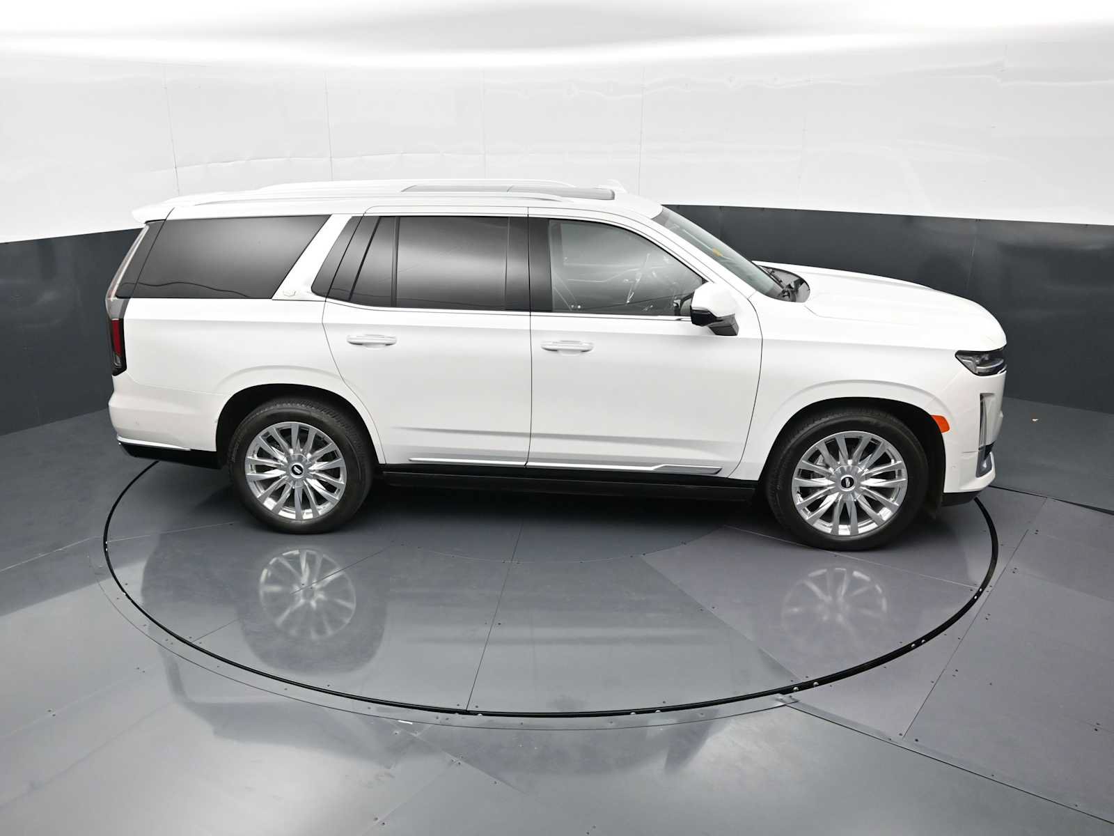 Used 2024 Cadillac Escalade Premium Luxury w/ Performance Package AWD/4WD image 21
