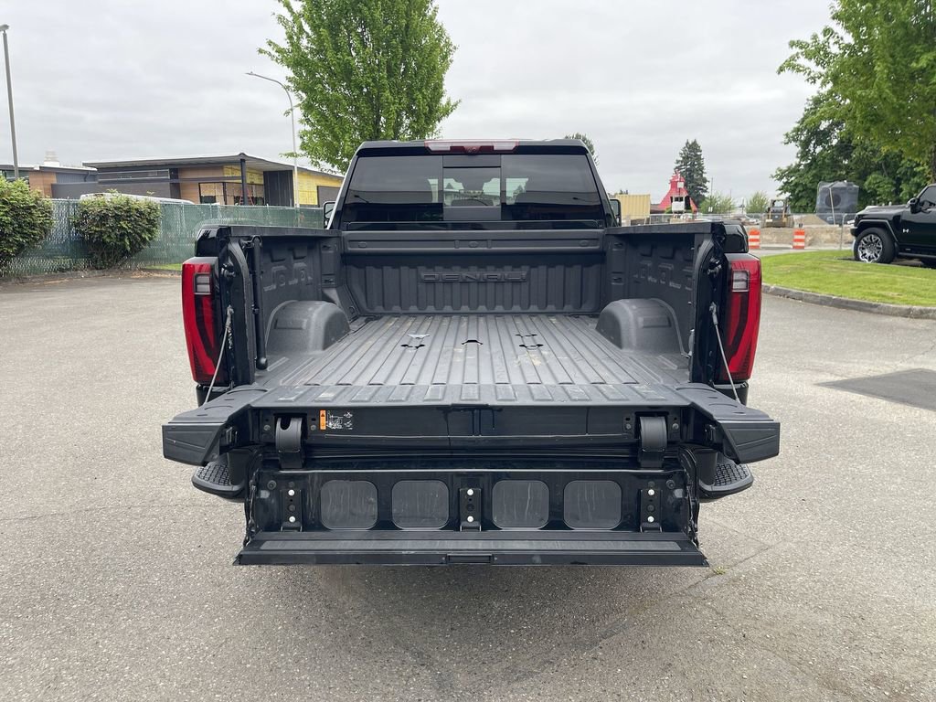 Used 2024 GMC Sierra 3500 Denali w/ Denali Reserve Package AWD/4WD image 27