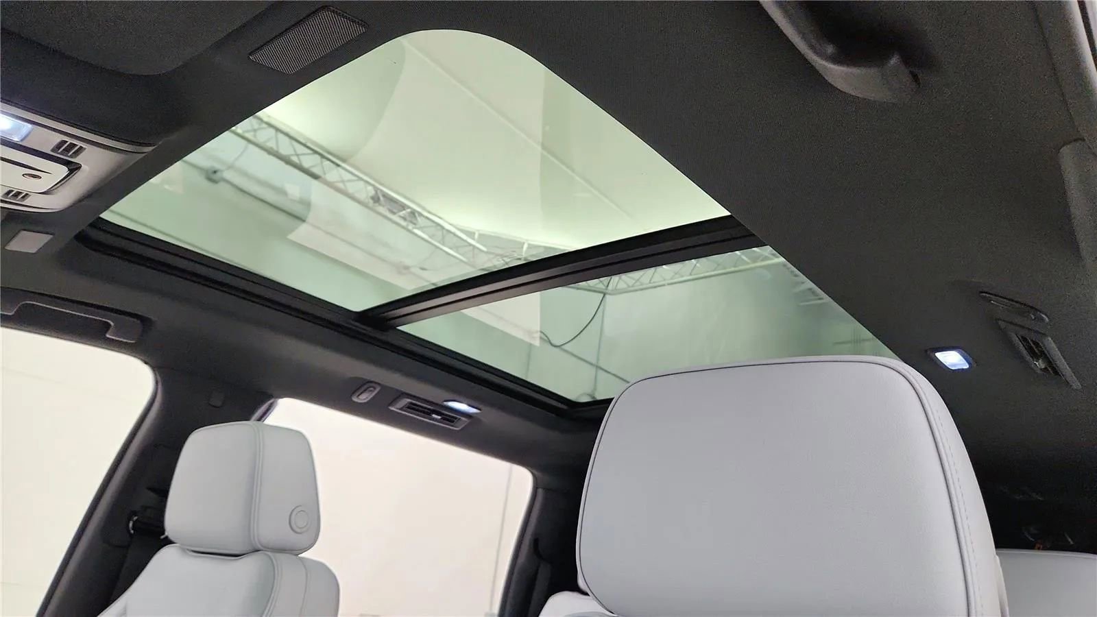 New 2026 Chevrolet Suburban Premier image 29