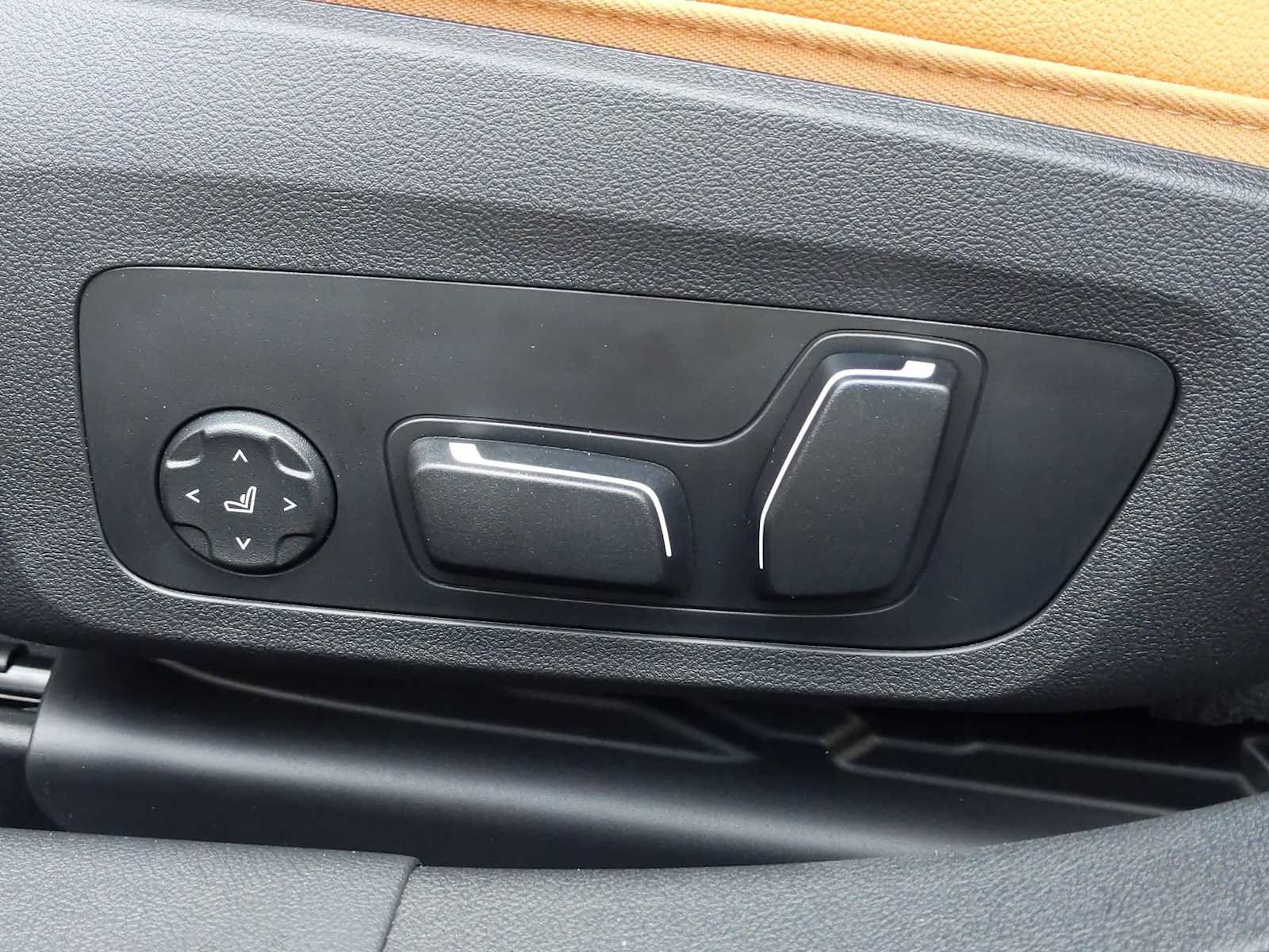 Used 2025 BMW i4 xDrive40i w/ Premium Package image 17