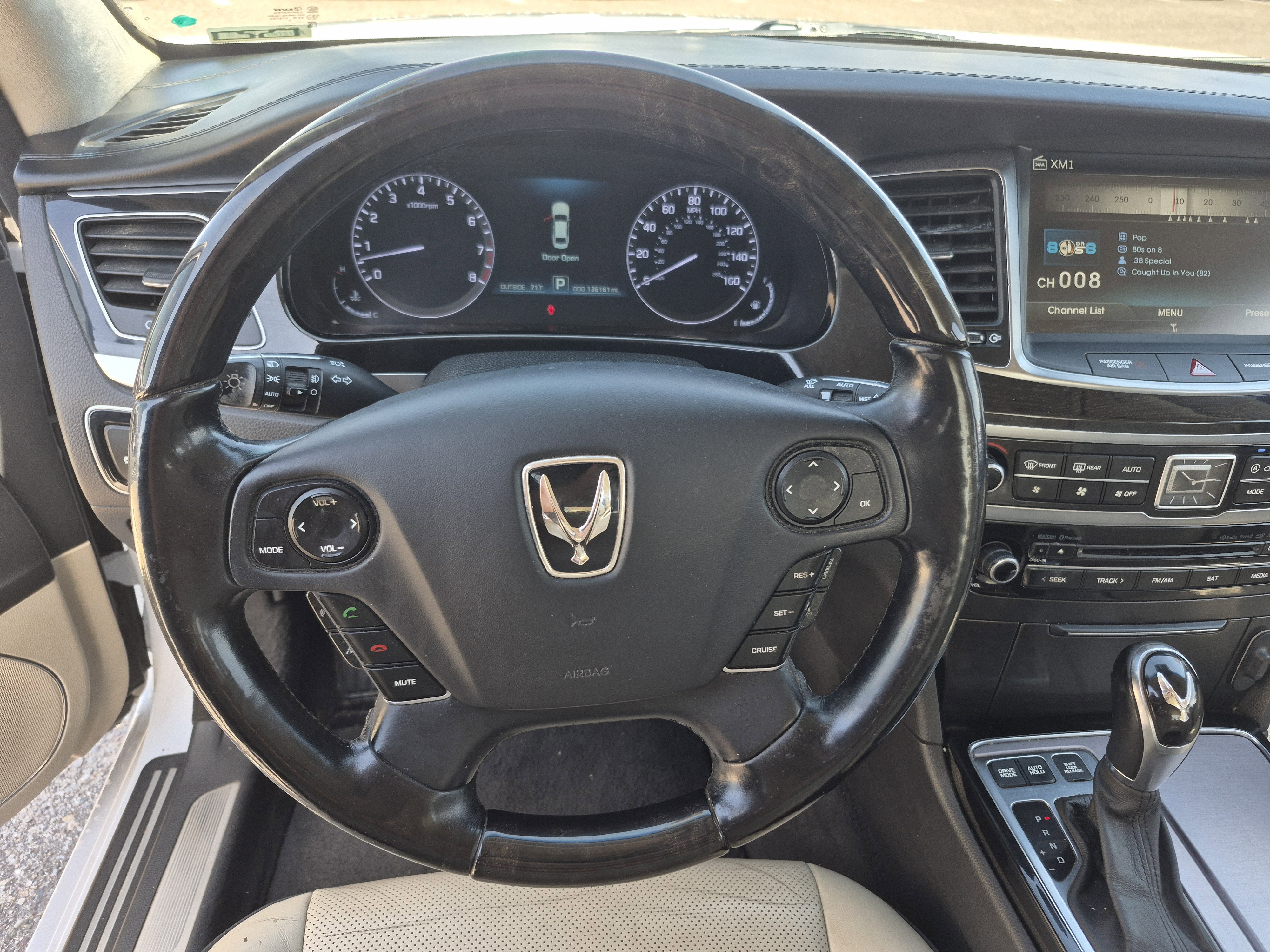 Used 2015 Hyundai Equus Signature RWD image 9
