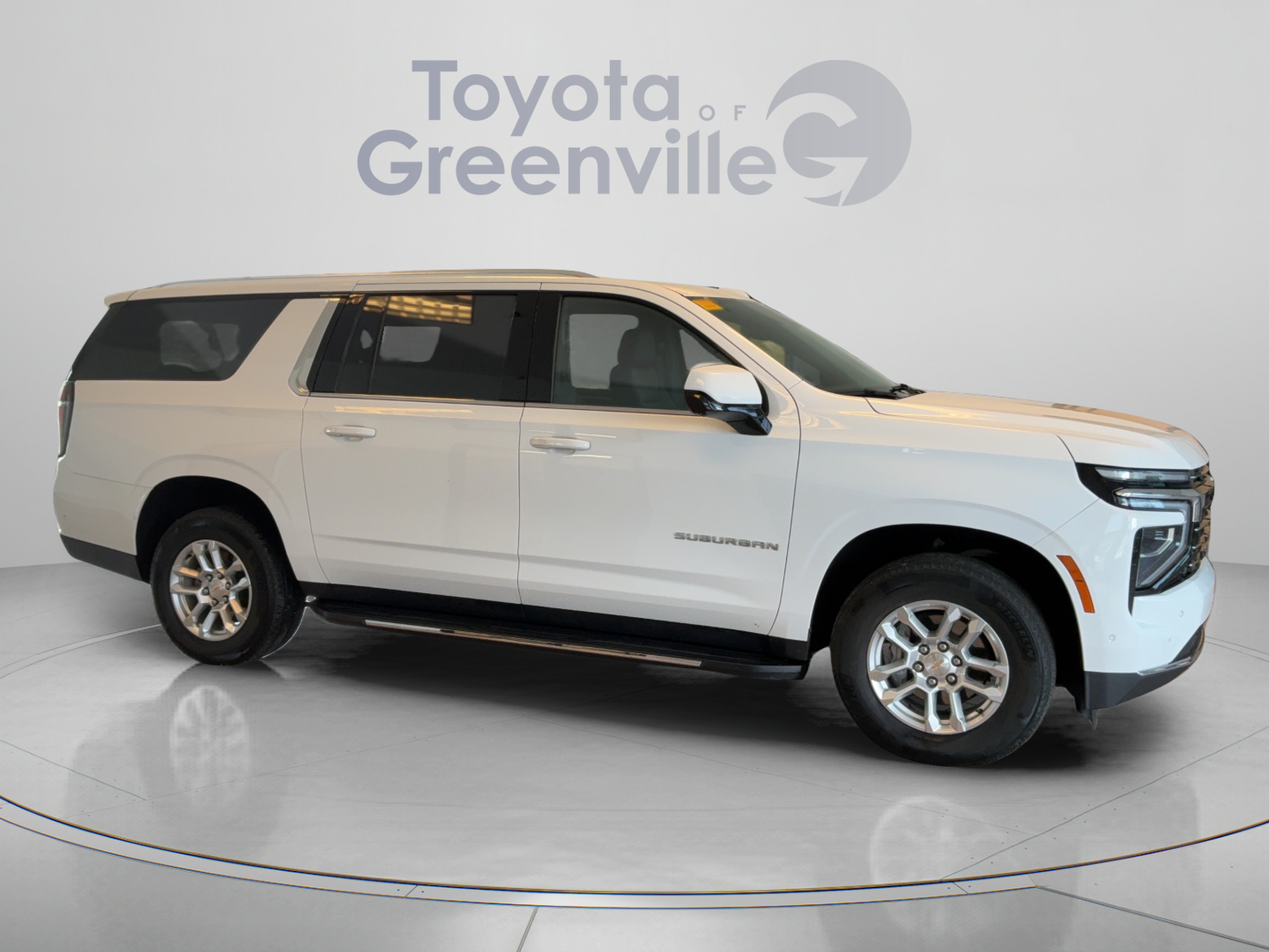 Used 2025 Chevrolet Suburban LT AWD/4WD image 7