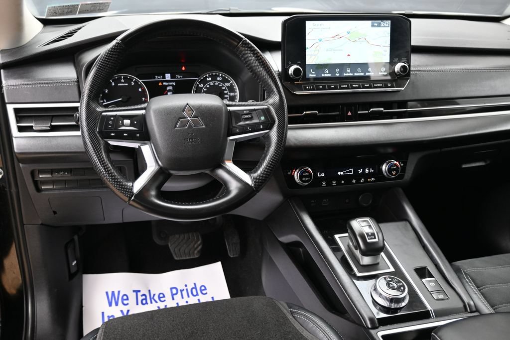 Used 2022 Mitsubishi Outlander SE FWD image 32