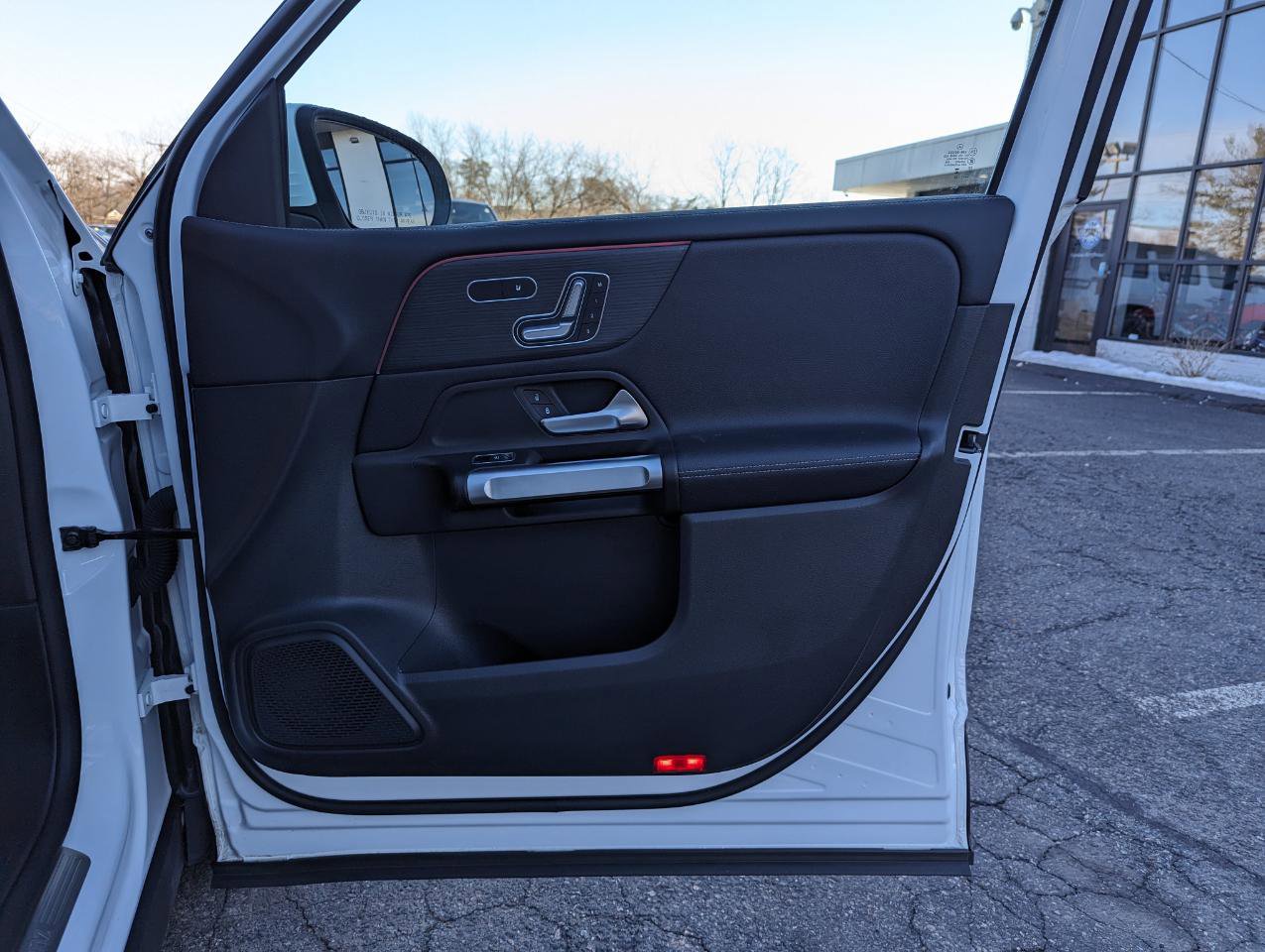 Used 2023 Mercedes-Benz GLB 250 GLB 250 4MATIC SUV image 30