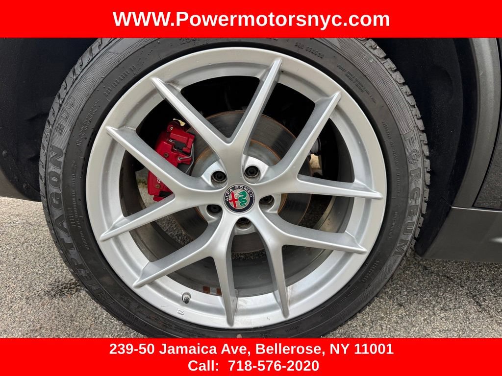 Used 2019 Alfa Romeo Stelvio Ti Sport w/ Quick Order Package 22S Sport AWD/4WD image 17