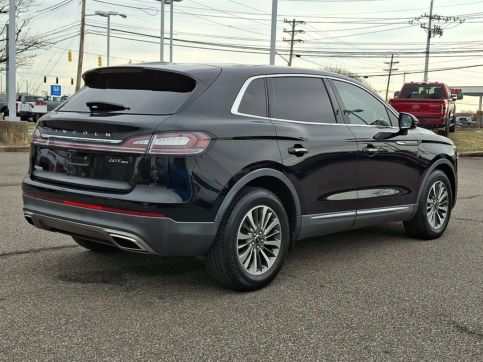 Used 2020 Lincoln Nautilus Reserve image 11