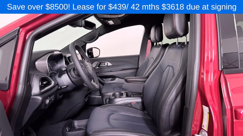 New 2027 Chrysler Pacifica Select AWD/4WD image 14