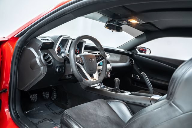 Used 2015 Chevrolet Camaro Z/28 RWD image 19