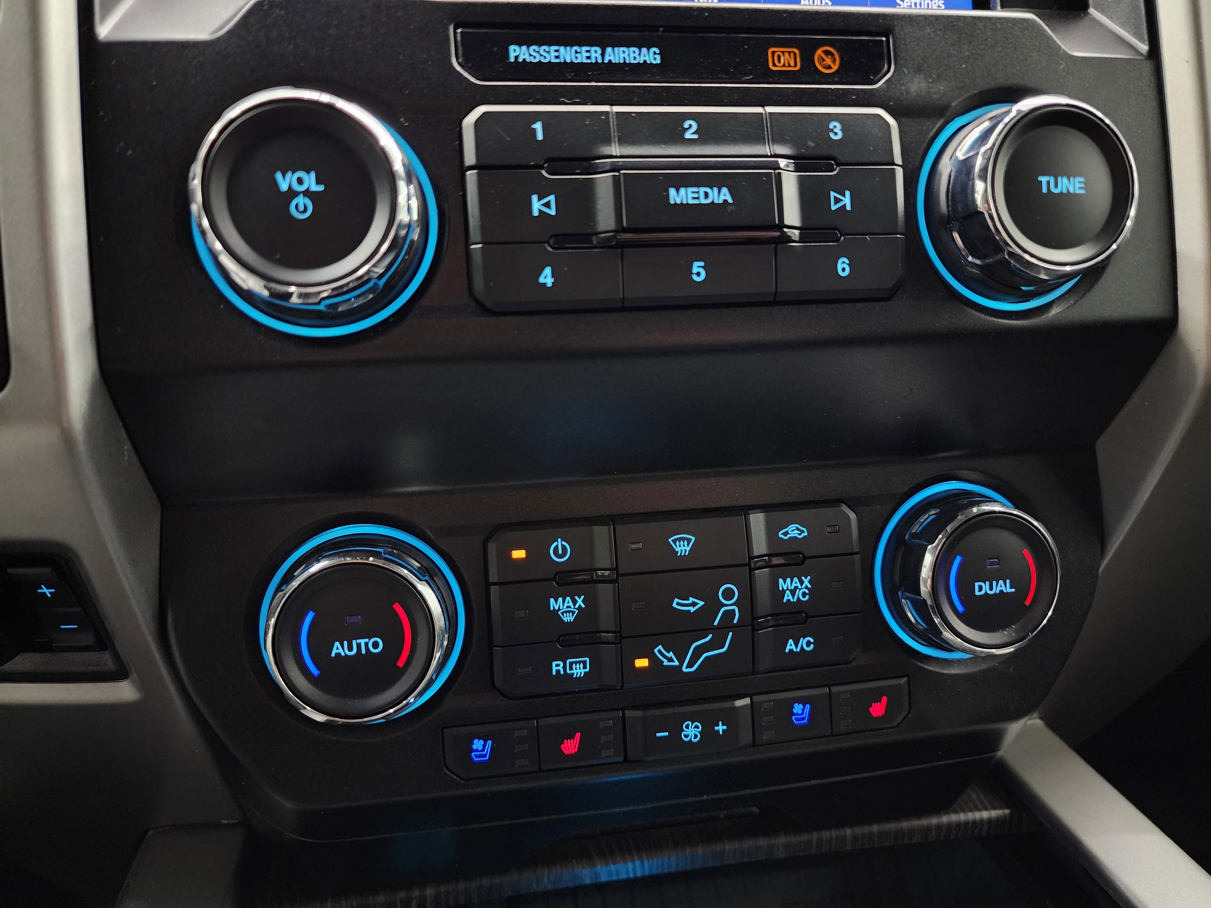 Used 2021 Ford F350 Lariat image 45