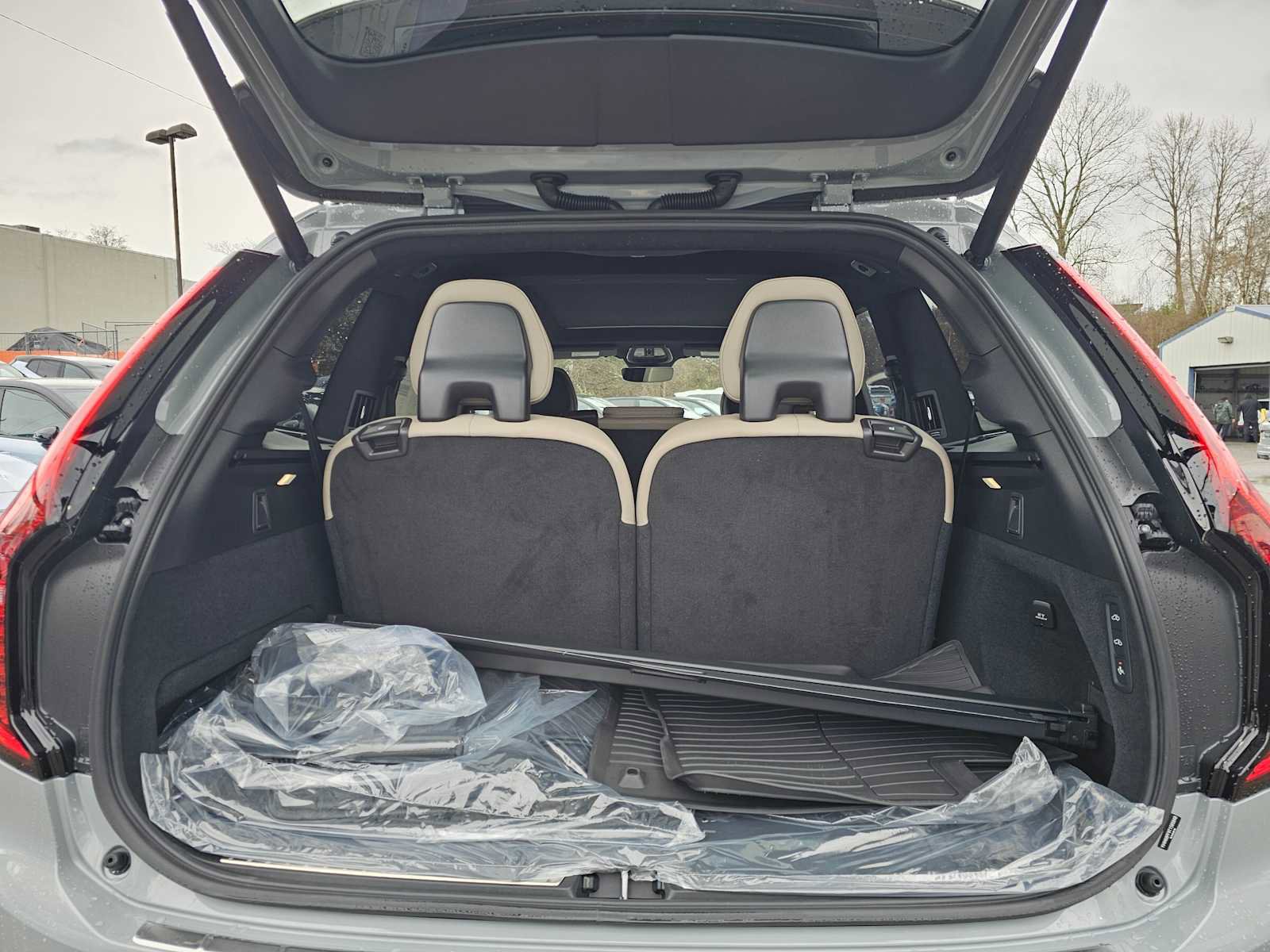New 2026 Volvo XC90 T8 Ultra w/ Lounge Package image 18