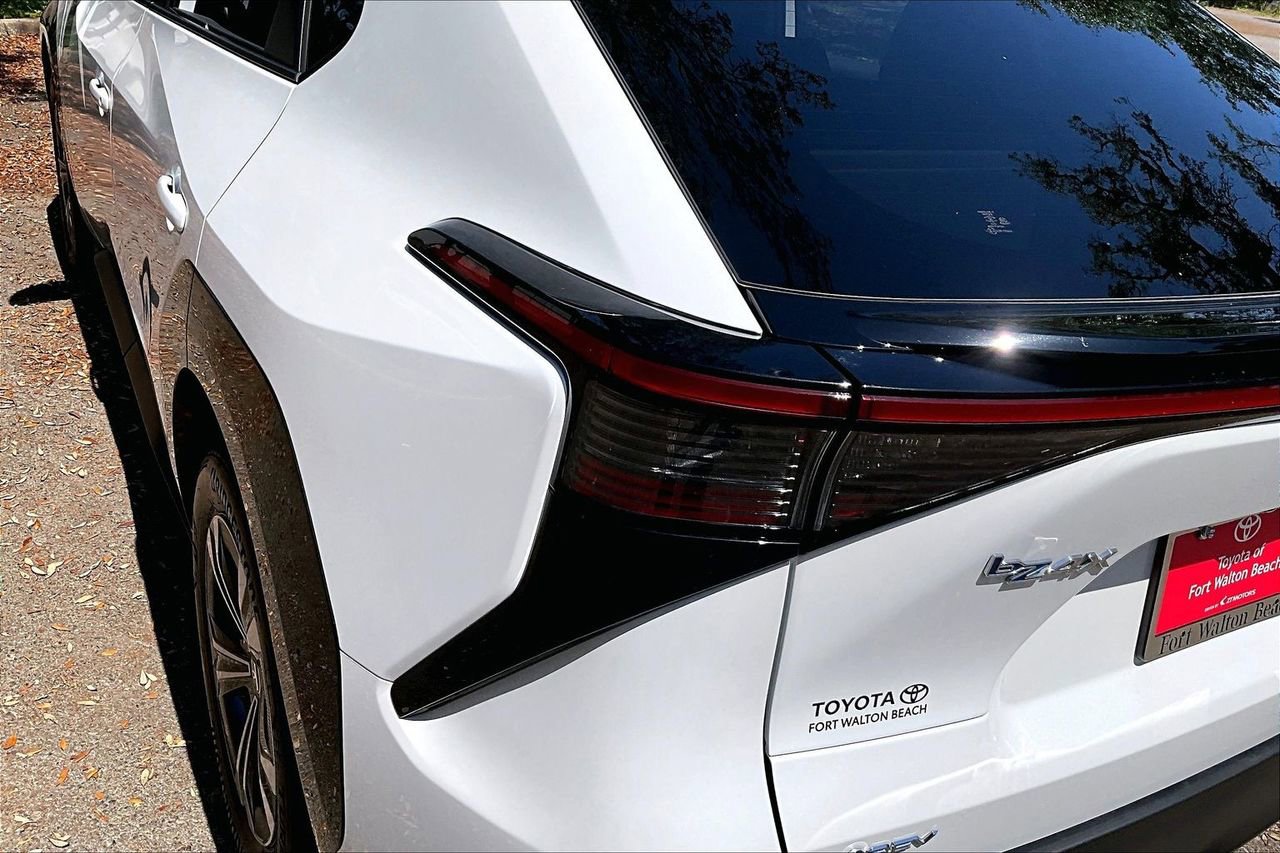 Used 2025 Toyota bZ4X AWD image 20