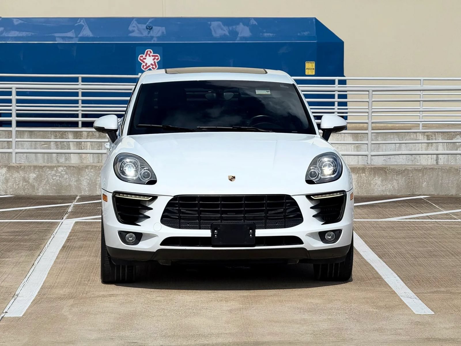 Used 2016 Porsche Macan S AWD/4WD image 2