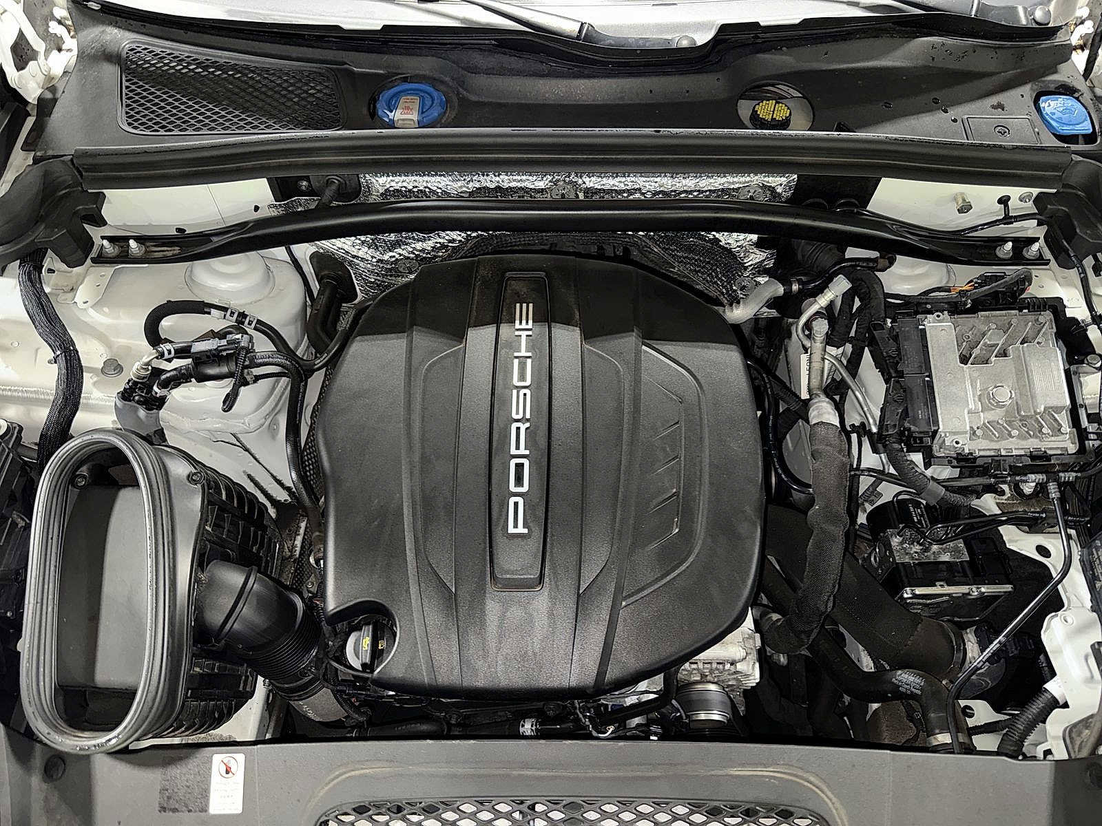 Used 2021 Porsche Macan AWD/4WD image 11