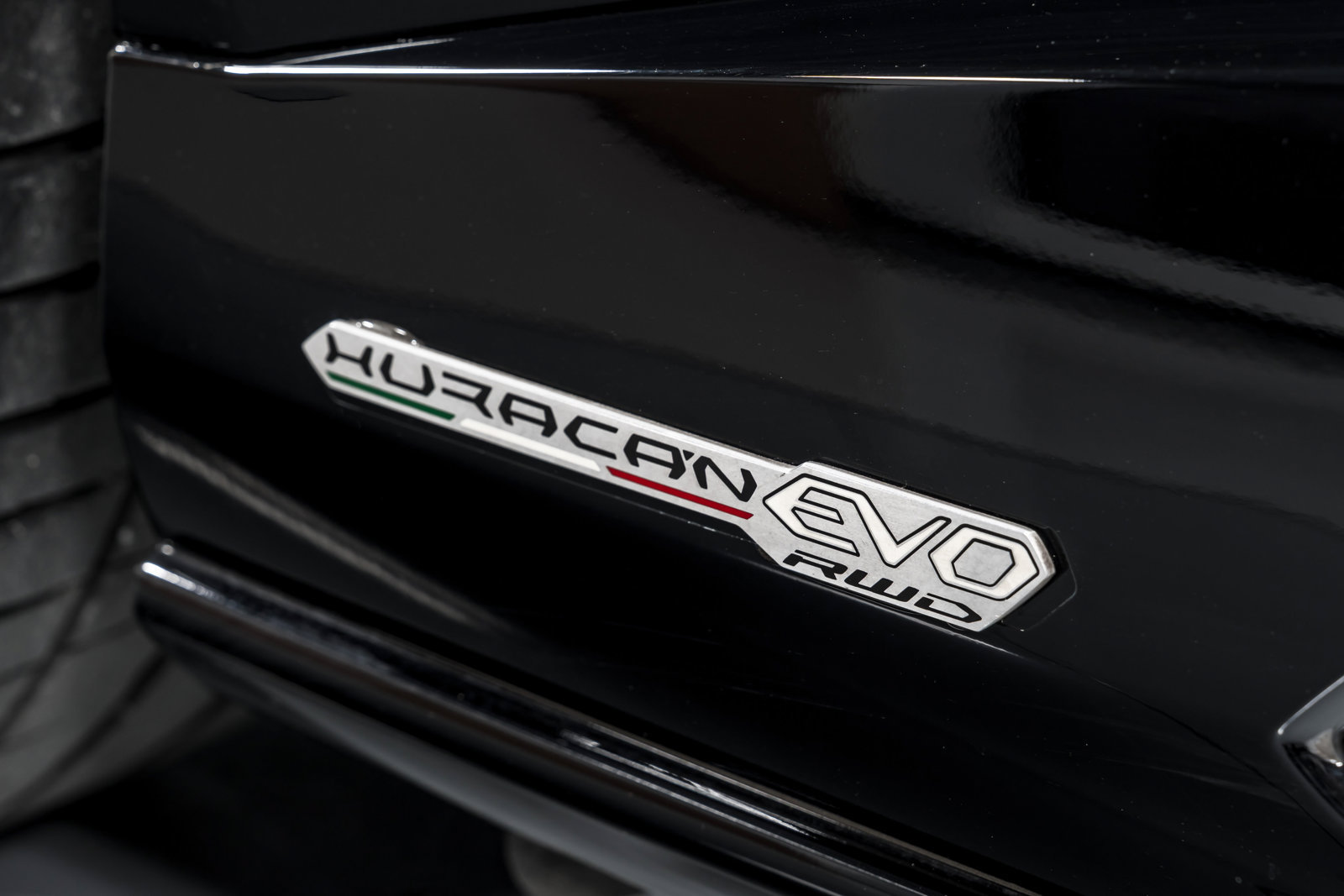 Used 2021 Lamborghini Huracan EVO RWD image 49