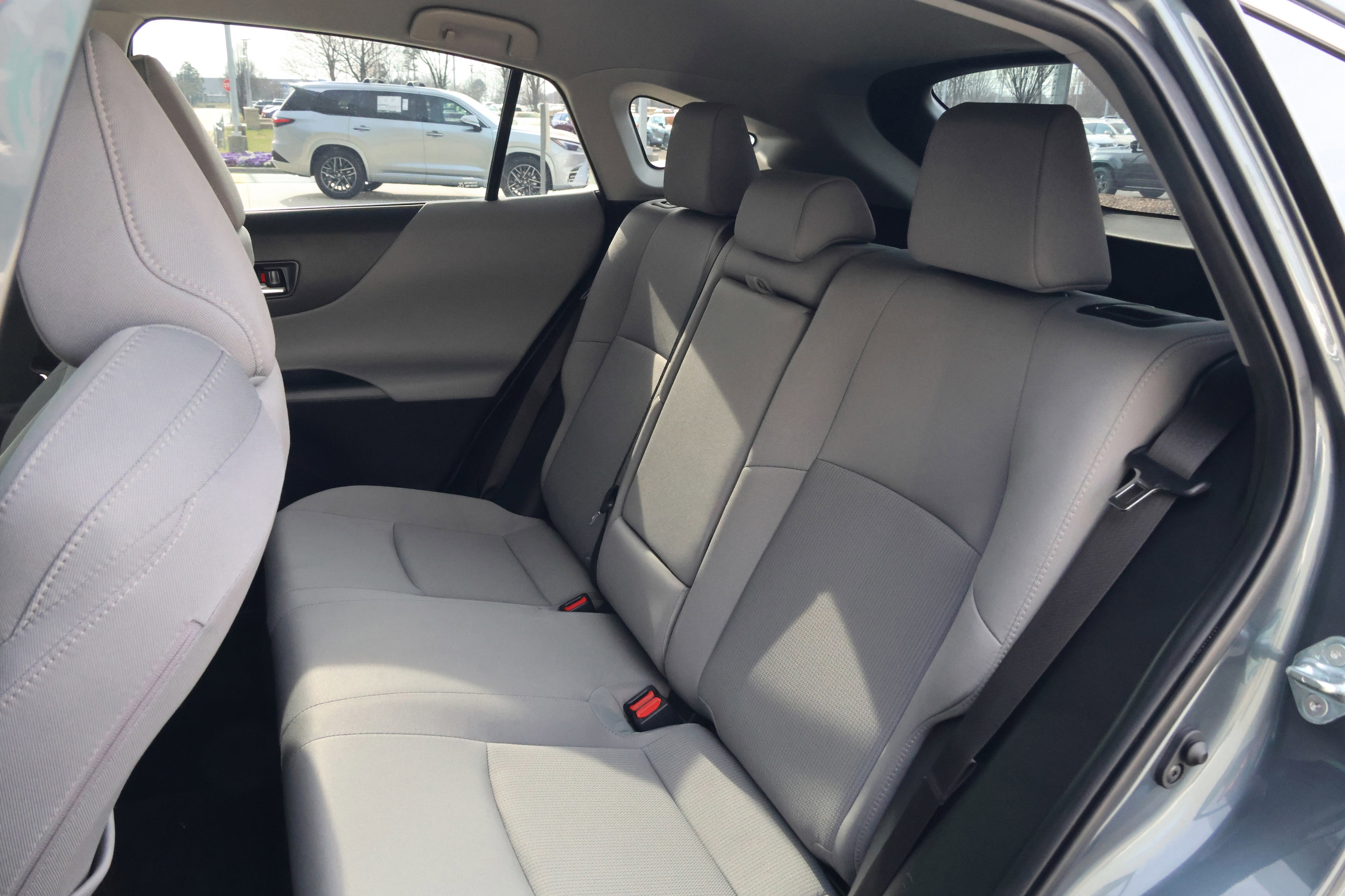 Used 2022 Toyota Venza LE image 35