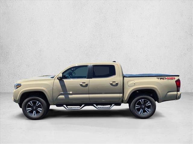 Used 2017 Toyota Tacoma TRD Sport AWD/4WD image 9