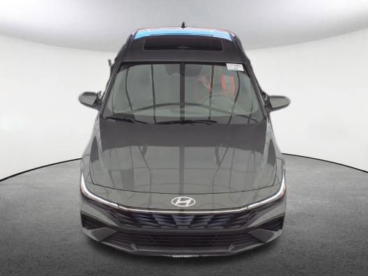 Used 2025 Hyundai Elantra SEL image 2
