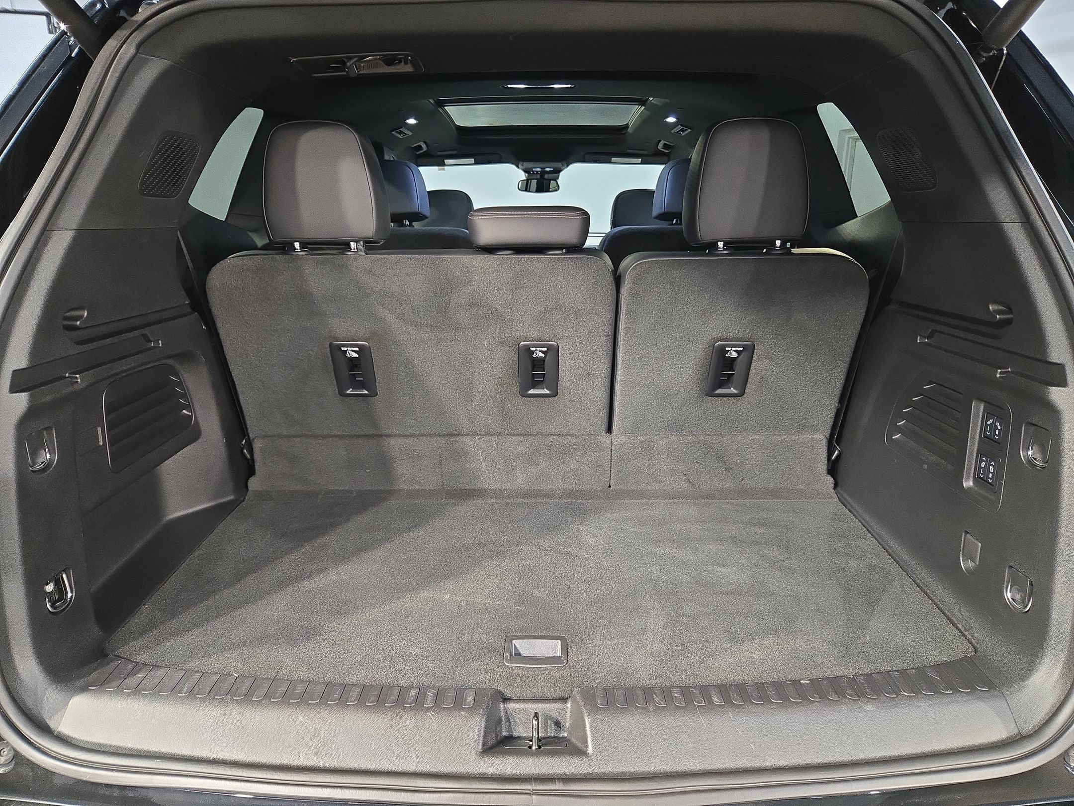 Used 2025 Buick Enclave Sport Touring w/ Power Package FWD image 18