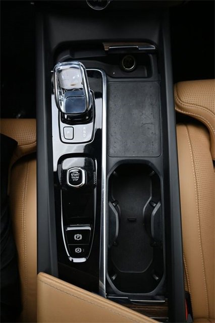 Used 2022 Volvo XC60 B6 Inscription w/ Advanced Package image 11