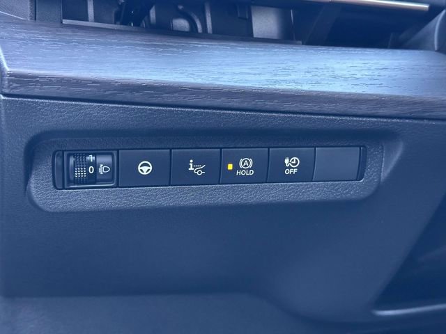 Used 2023 Nissan Ariya AWD image 25