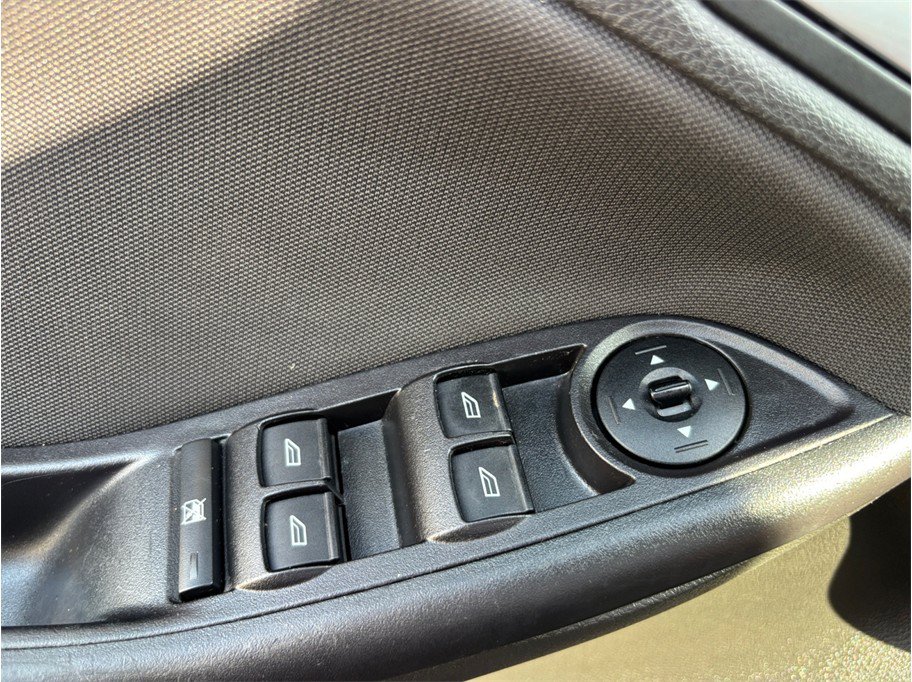Used 2016 Ford Focus SE FWD image 16