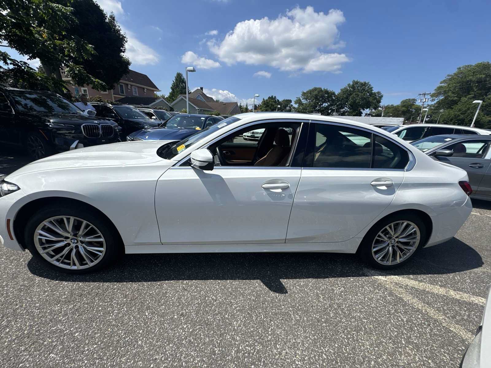 Used 2024 BMW 330i xDrive Sedan w/ Convenience Package AWD/4WD image 5