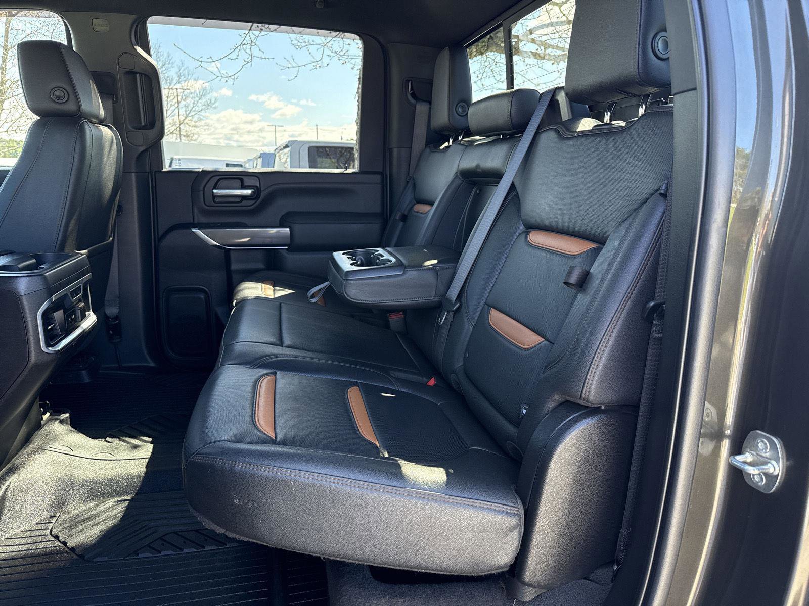 Used 2022 GMC Sierra 2500 AT4 w/ AT4 Preferred Package AWD/4WD image 14