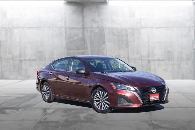 Certified 2024 Nissan Altima 2.5 SV FWD image 2