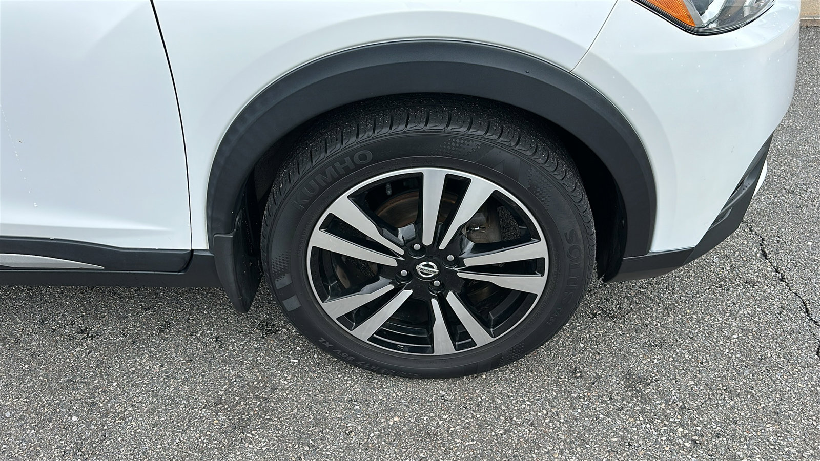 Used 2018 Nissan Kicks SR w/ Premium Package image 9