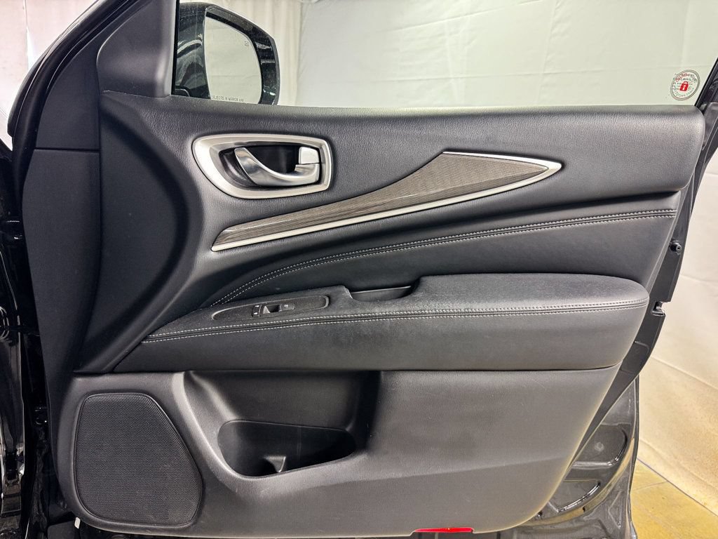 Used 2017 INFINITI QX60 AWD Luxe image 17