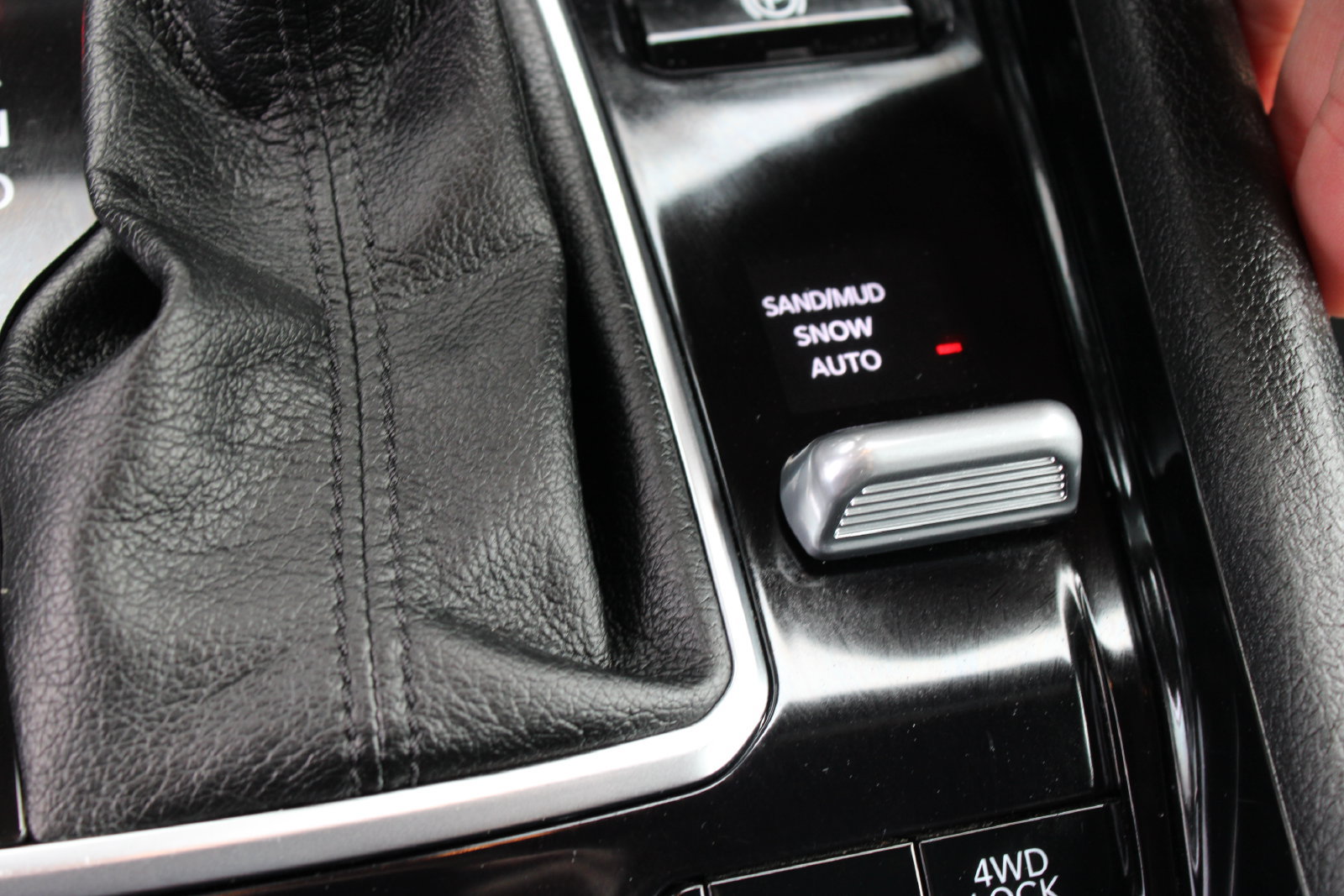 Used 2025 Jeep Compass Limited AWD/4WD image 18