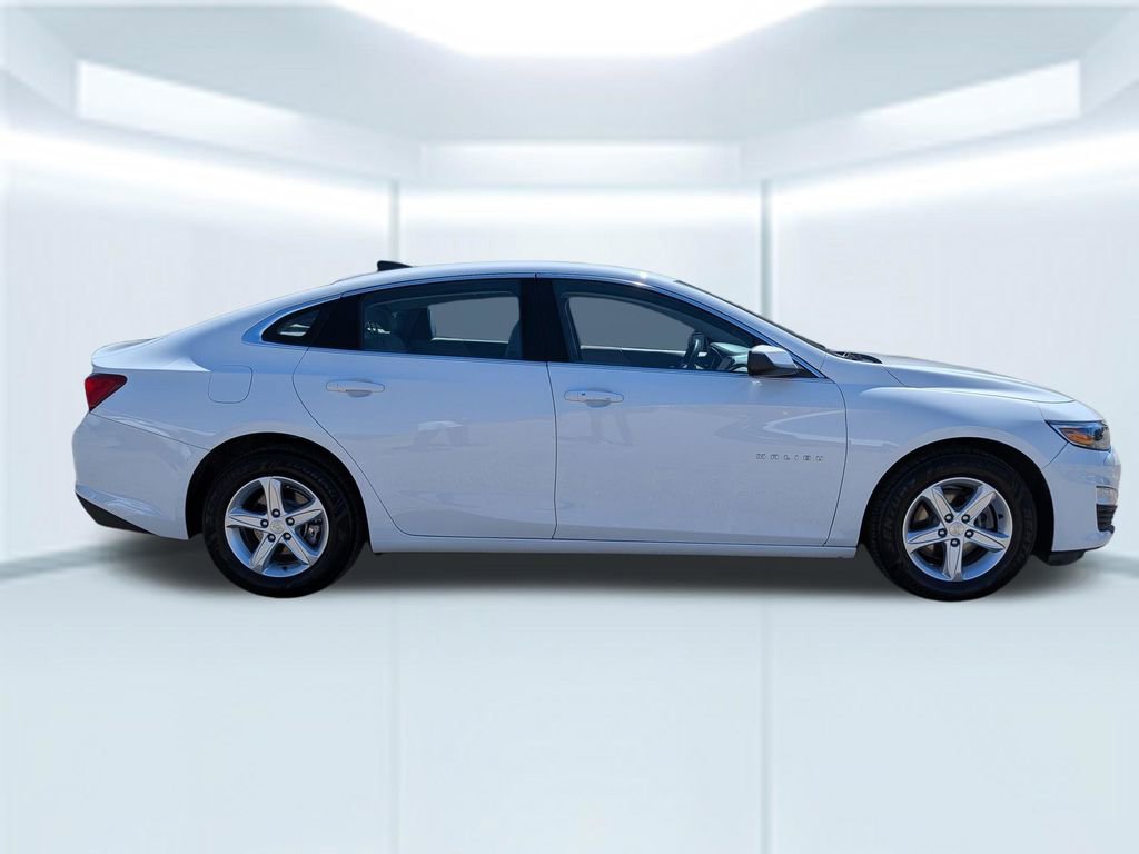 Used 2024 Chevrolet Malibu LS w/ Driver Confidence Package image 7