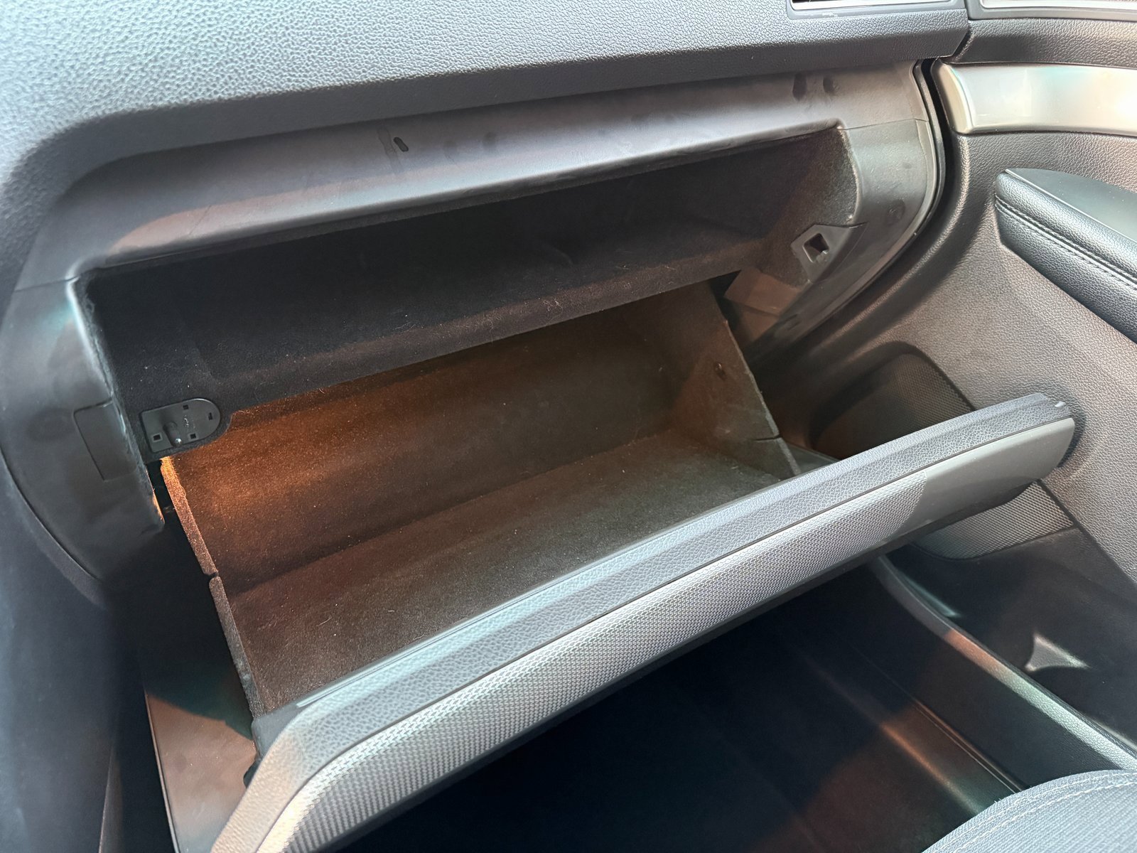 Used 2017 Ford Explorer XLT image 19