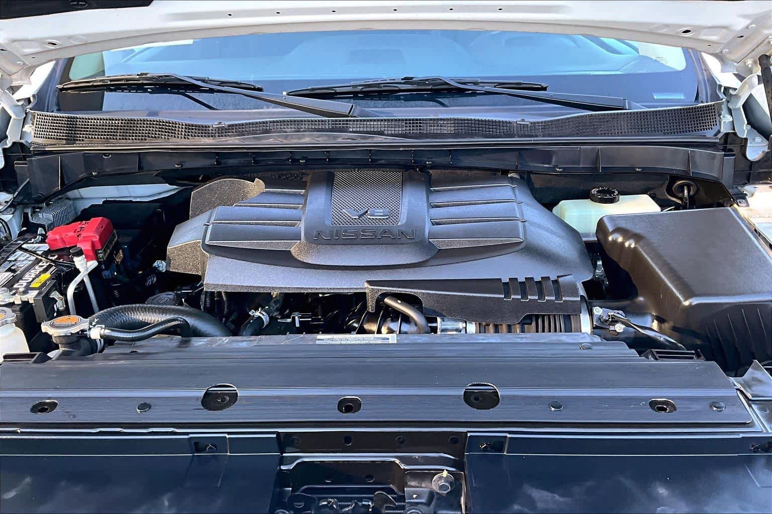 Used 2022 Nissan Titan SV image 31