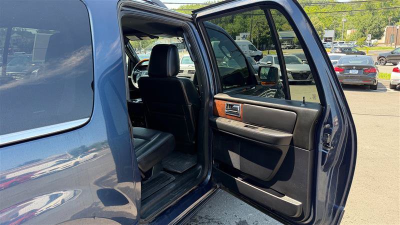 Used 2016 Lincoln Navigator L Select AWD/4WD image 33