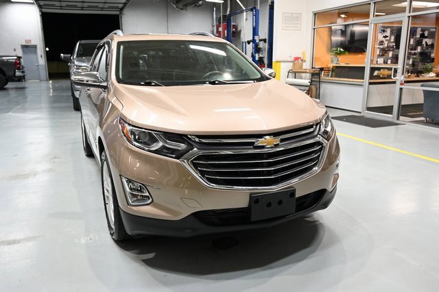 Used 2018 Chevrolet Equinox Premier image 3
