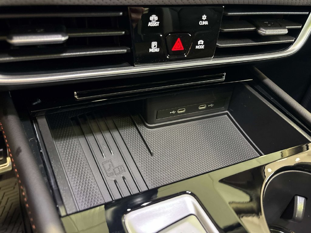New 2026 Volkswagen Atlas Peak Edition AWD/4WD image 16