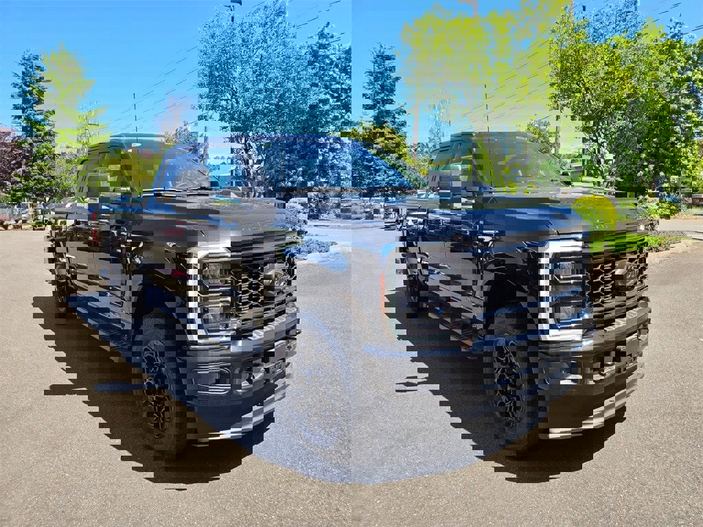 New 2025 Ford F350 XLT w/ Black Appearance Package image 3