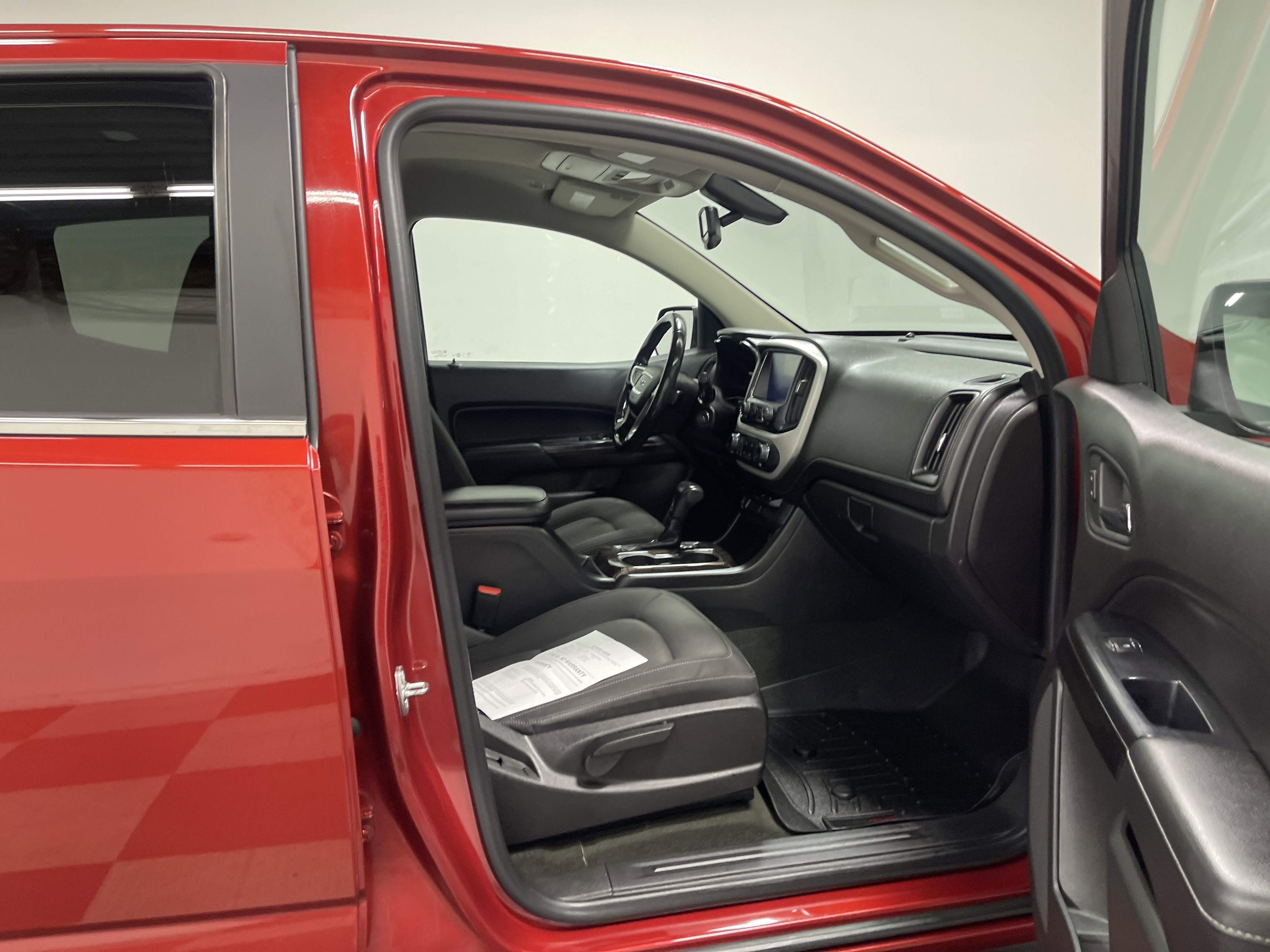 Used 2016 GMC Canyon SLE w/ SLE Convenience Package image 26