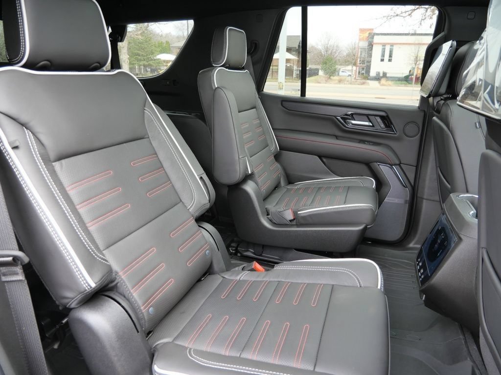 New 2026 GMC Yukon AT4 Ultimate AWD/4WD image 32